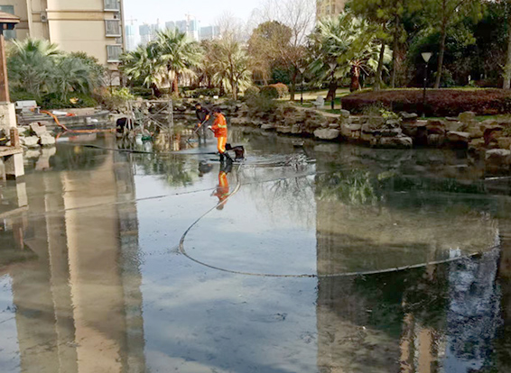 三道镇景观池淤泥清理